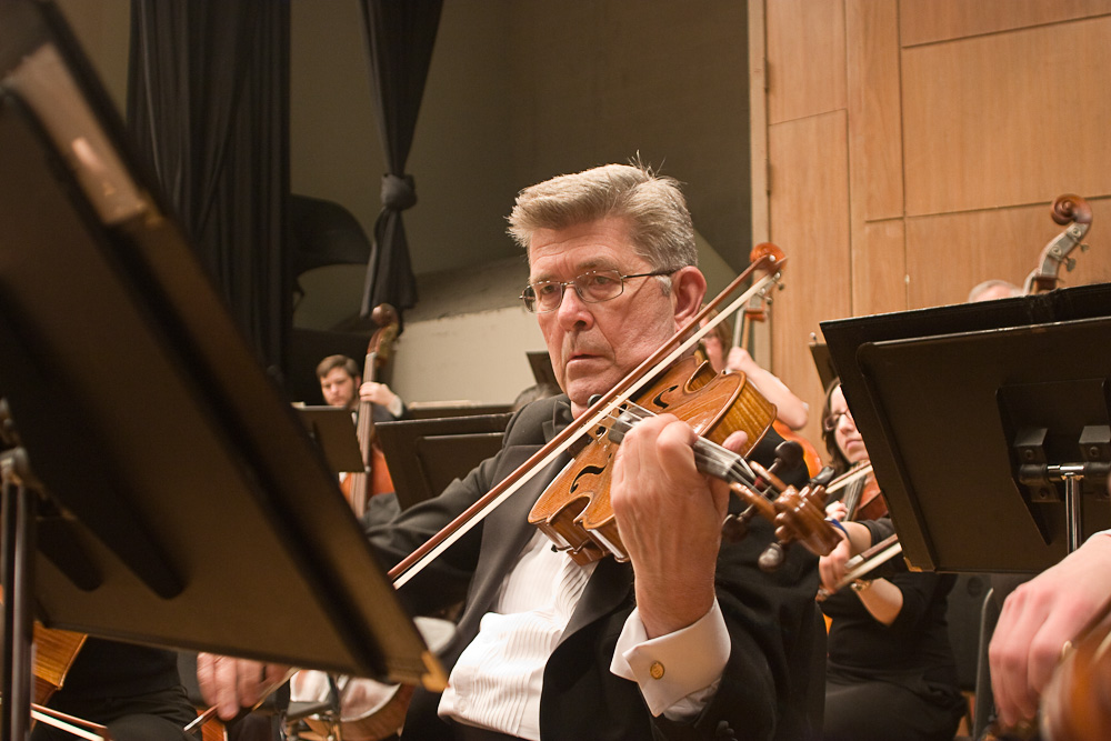 Robert Follet, viola