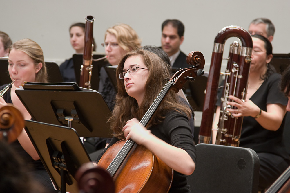 Rachel Kloss, cello