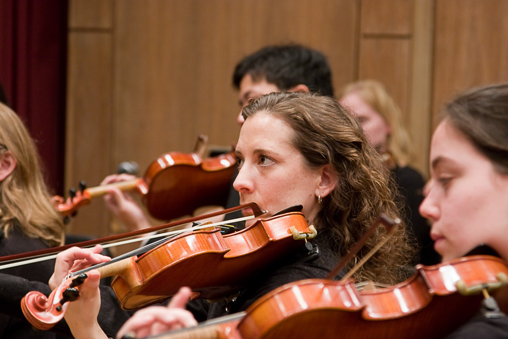 Amy Brusini, violin